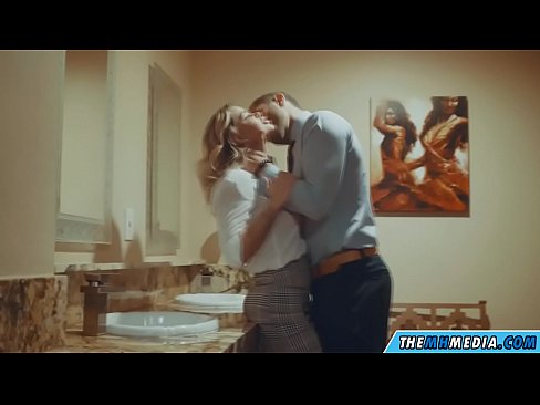 ❤️ Khi một cô gái tóc vàng busty quyến rũ bạn trong một nhà vệ sinh công cộng Khiêu dâm tại chúng tôi% vi.milf300com.ru% ❌❤